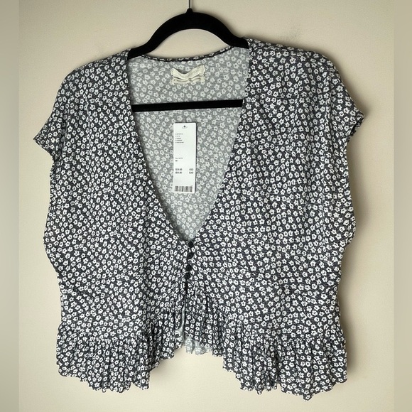 Urban Outfitters Tops - Urban Outfitters Womens Black White Knit Ruffle Cropped Babydoll Button Up Top M